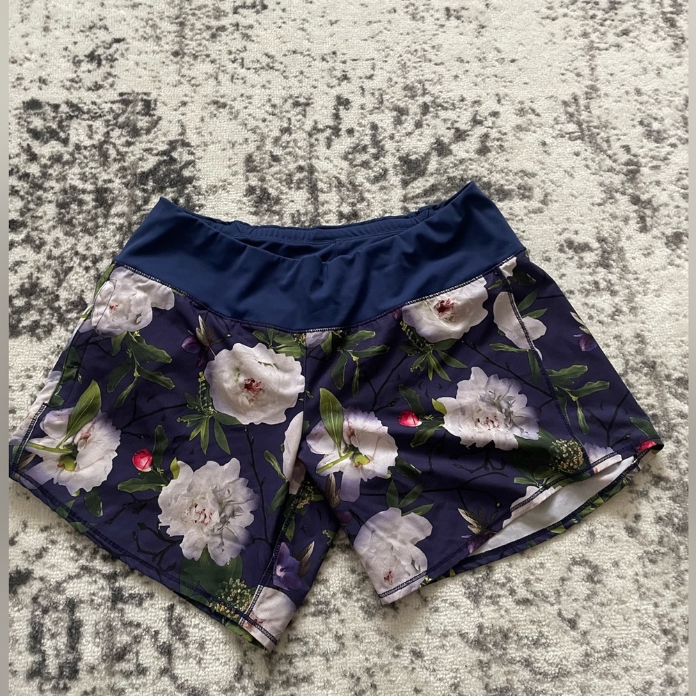 Floral print Oiselle shorts